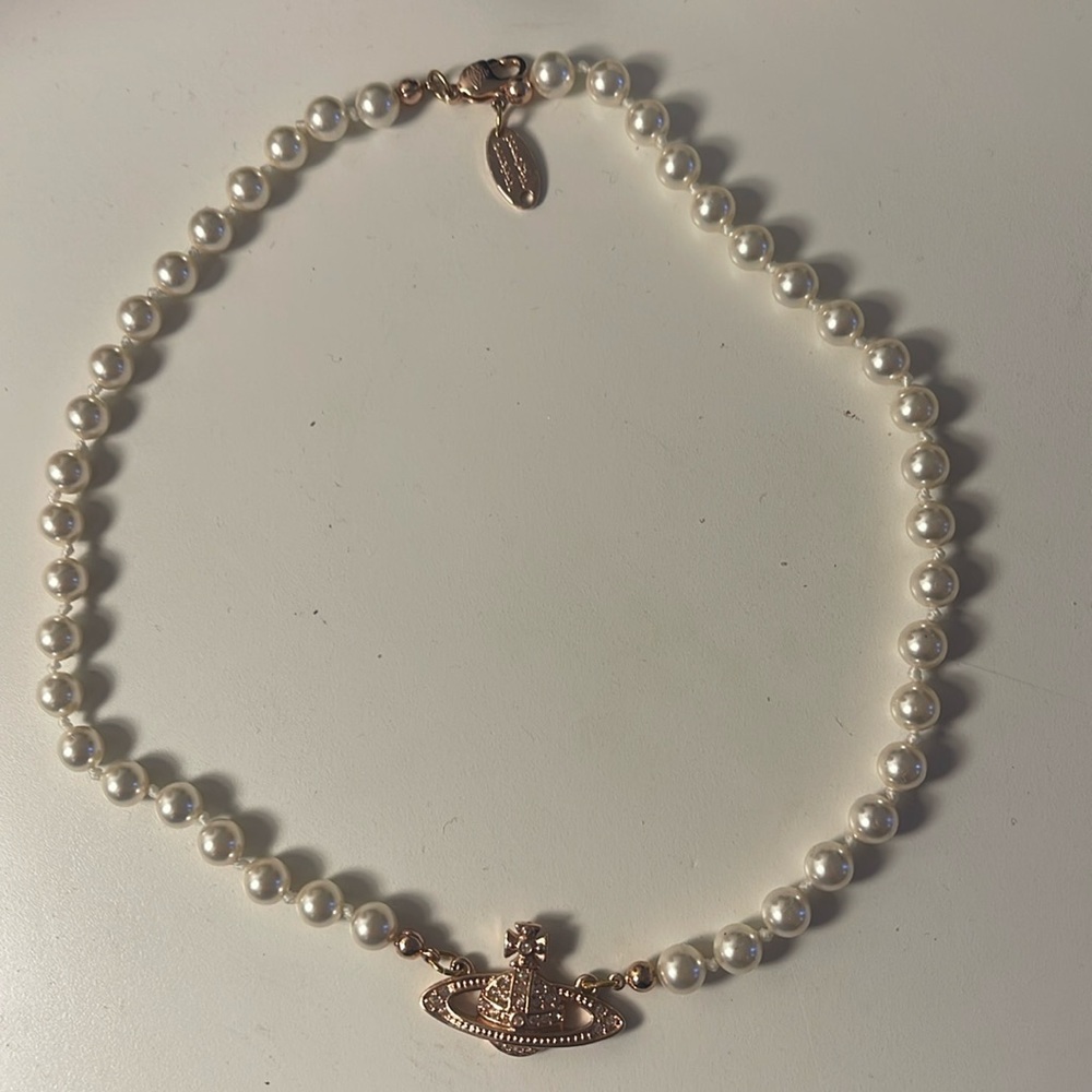 Vivienne Westwood Mini Bas Relief Pearl Choker